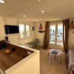 Apartment Balcon Des Iles D'or - T2 Seafront Historic Center *