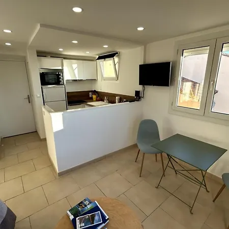 Balcon Des Iles D'or - T2 Seafront Historic Center Daire Le Lavandou