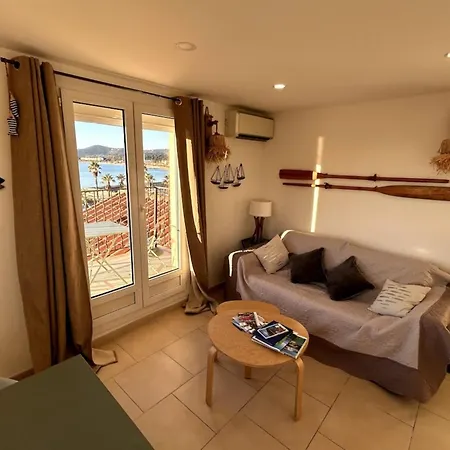 Appartement Balcon Des îles D'or - T2 Seafront Historic Center