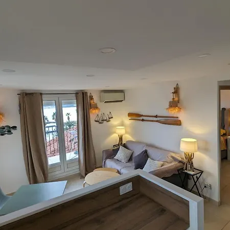 Balcon Des Iles D'or - T2 Seafront Historic Center 아파트 *