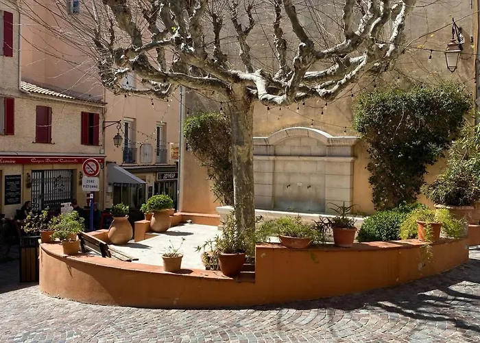 Apartment Balcon Des Iles D'or - T2 Seafront Historic Center Le Lavandou